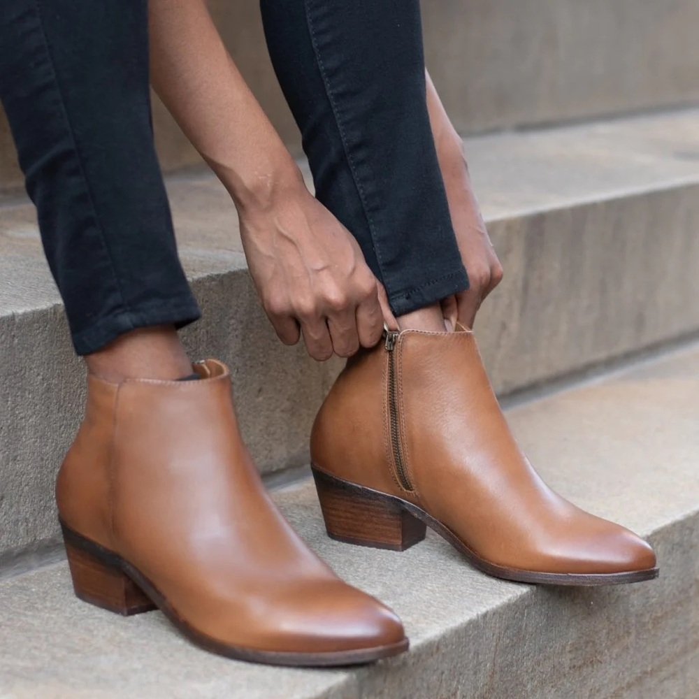 Like new booties, classic style